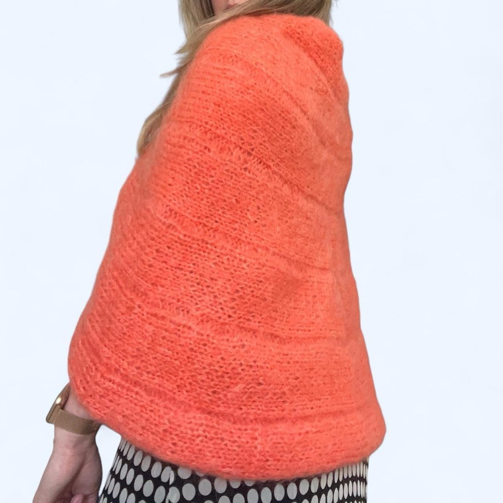 Orange knitted wool cape with button detail
One Size - Picture 2 of 4